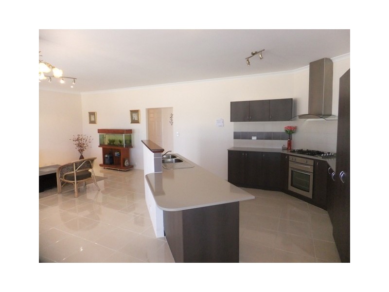 2 Dotterel Green, Jindalee WA 6036