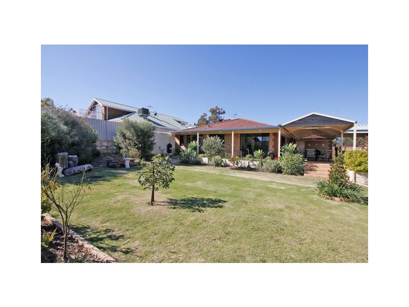 9 Inverell Green, Carramar WA 6031