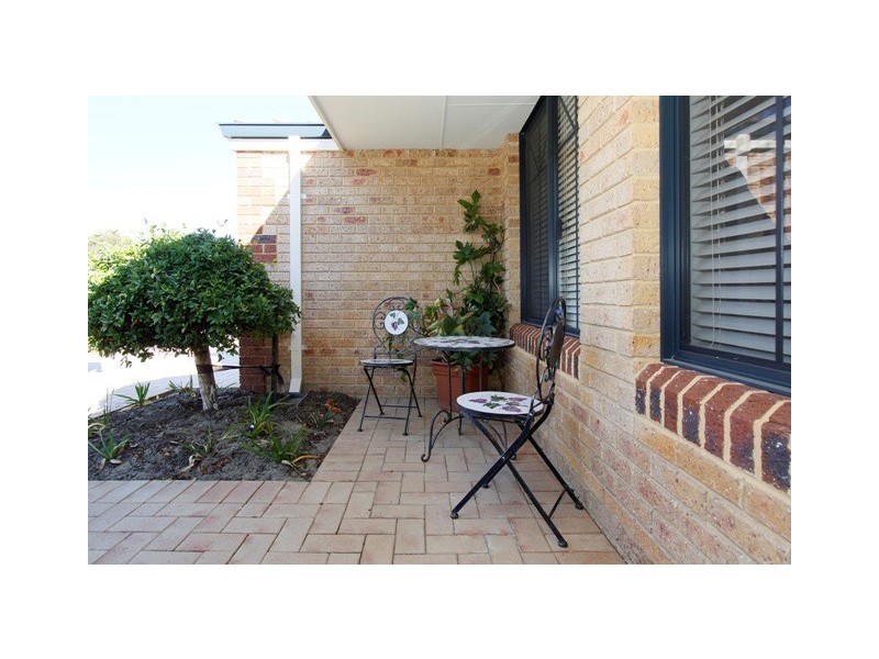 9 Inverell Green, Carramar WA 6031