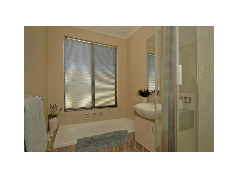 41 Barmouth Loop, Butler WA 6036
