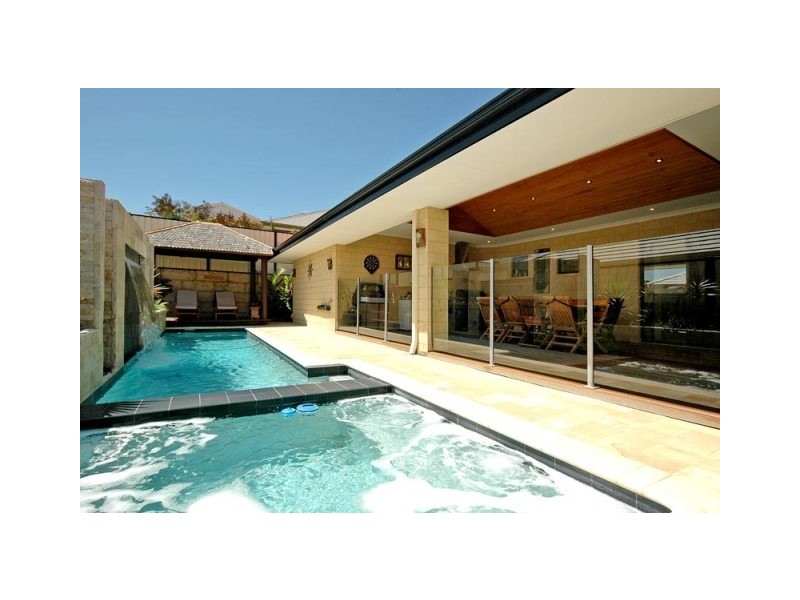 5 Elmhurst Drive, Clarkson WA 6030