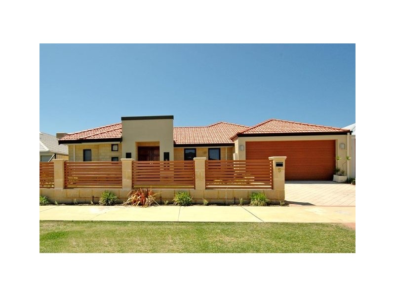 5 Elmhurst Drive, Clarkson WA 6030