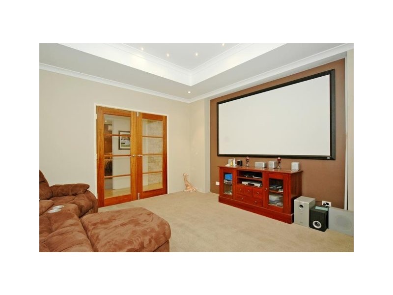 5 Elmhurst Drive, Clarkson WA 6030