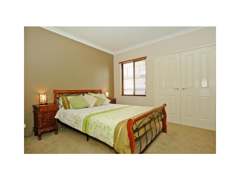 5 Elmhurst Drive, Clarkson WA 6030