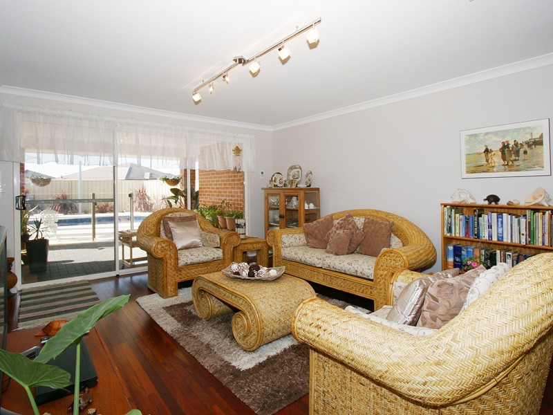 2 Agnes Way, Quinns Rocks WA 6030