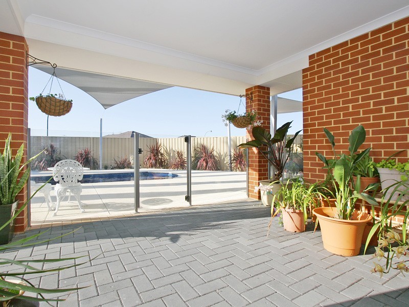 2 Agnes Way, Quinns Rocks WA 6030
