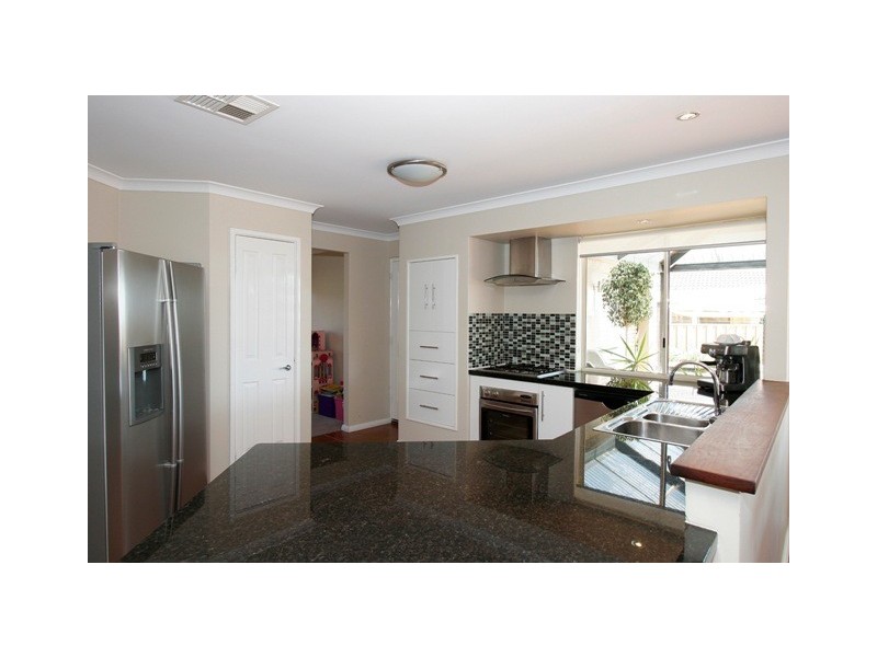 17 Prairie Dunes Place, Connolly WA 6027