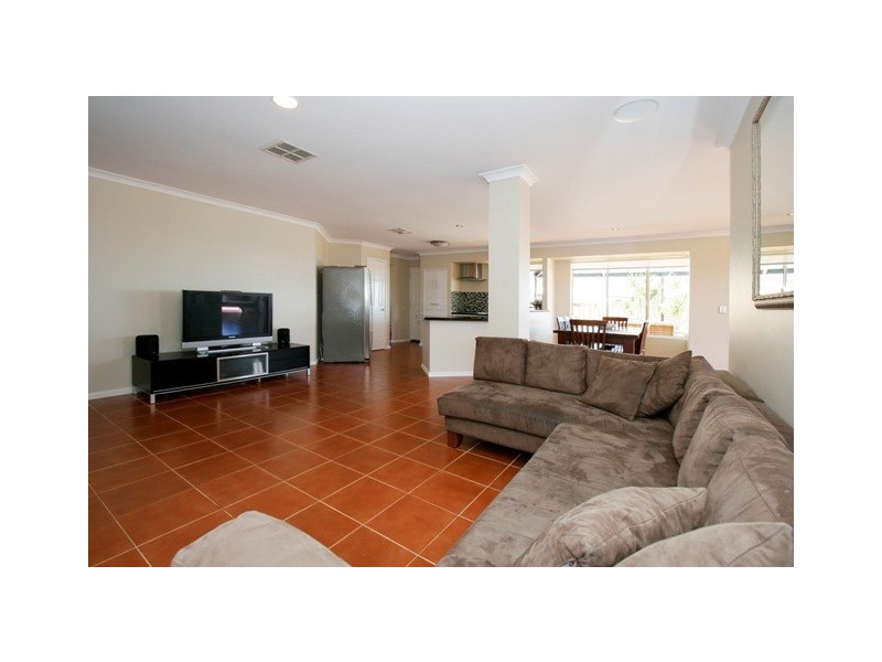 17 Prairie Dunes Place, Connolly WA 6027