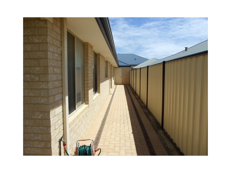 9 Kirra Lane, Clarkson WA 6030
