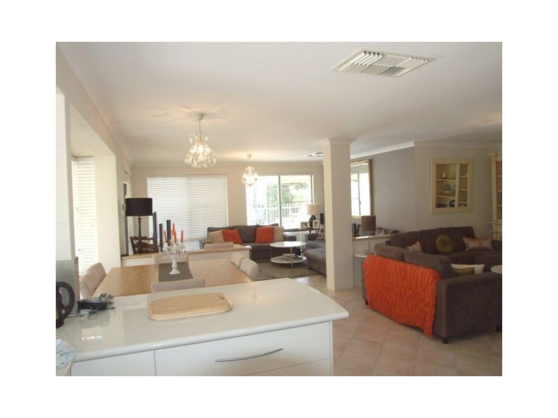 30 Tallinn Loop, Mindarie WA 6030