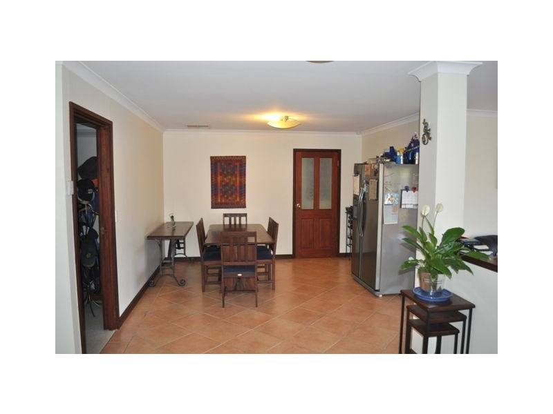 28 Houghton Drive, Carramar WA 6031