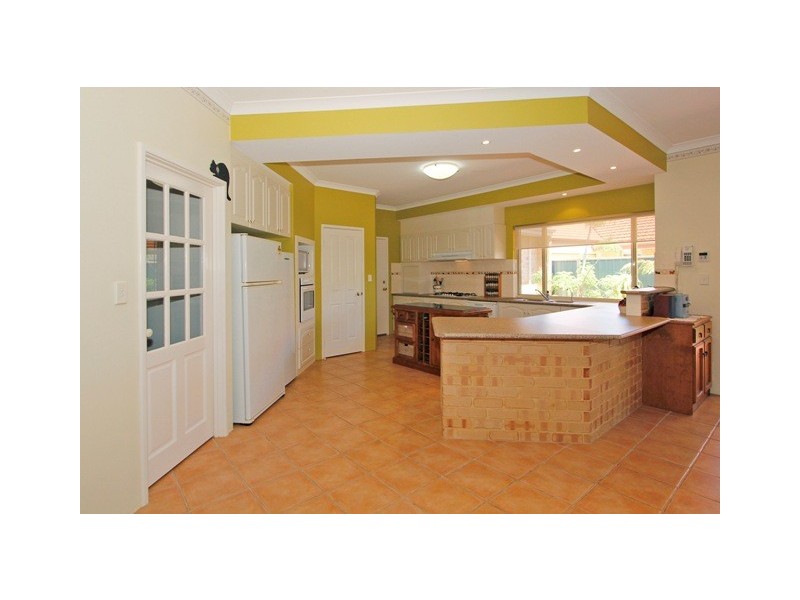 18 Minjah Circuit, Carramar WA 6031