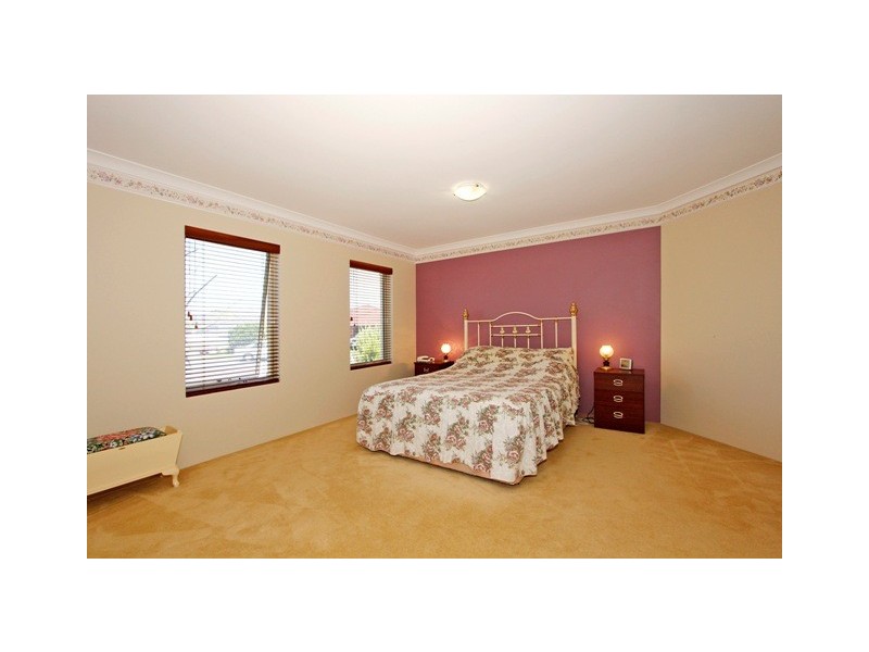 18 Minjah Circuit, Carramar WA 6031