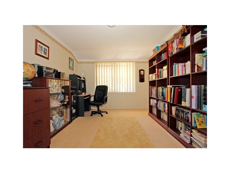 18 Minjah Circuit, Carramar WA 6031