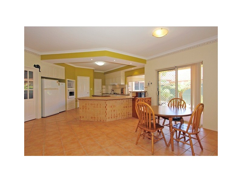 18 Minjah Circuit, Carramar WA 6031