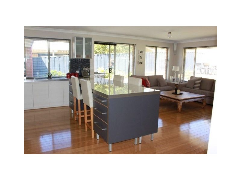 10 Sykes Cove, Clarkson WA 6030