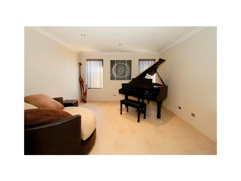 3 Ardglass Gardens, Ridgewood WA 6030