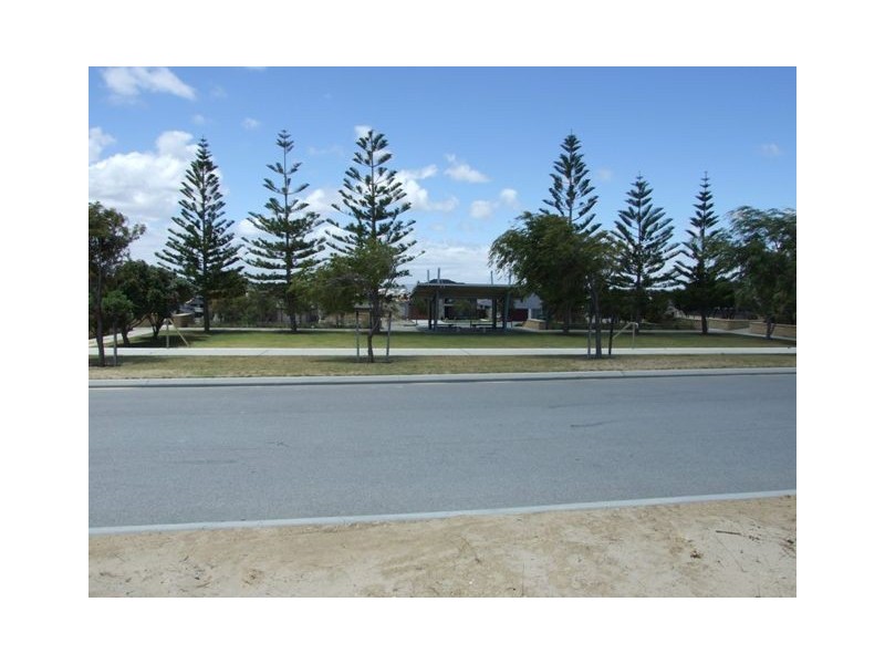 5 Seabird Bend, Jindalee WA 6036