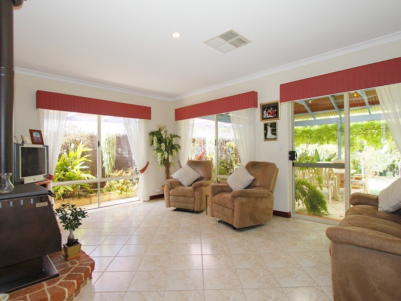 7 Birnam Court, Yanchep WA 6035