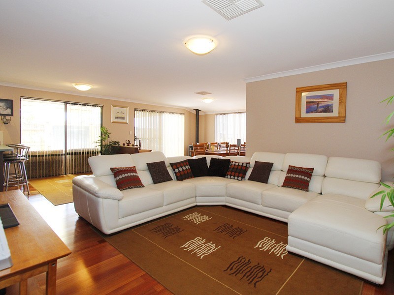 77 Mowbray Square, Clarkson WA 6030