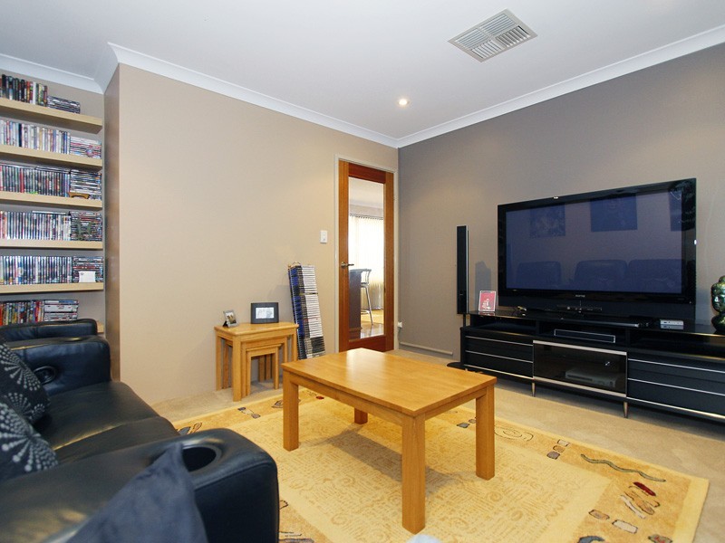 77 Mowbray Square, Clarkson WA 6030