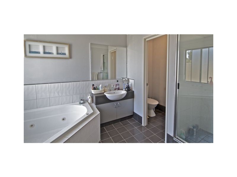 1 Keanefield Drive, Carramar WA 6031