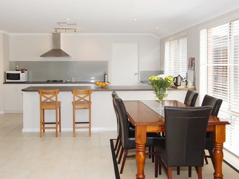 11 Elmhurst Drive, Clarkson WA 6030