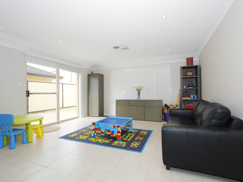 11 Elmhurst Drive, Clarkson WA 6030