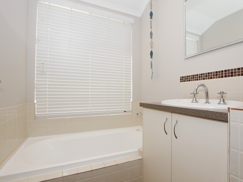 11 Elmhurst Drive, Clarkson WA 6030