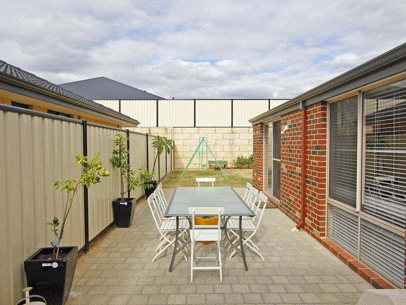 11 Elmhurst Drive, Clarkson WA 6030