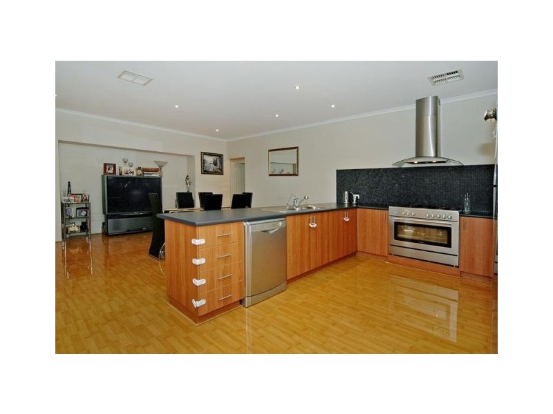 6  La Mirada Avenue, Clarkson WA 6030