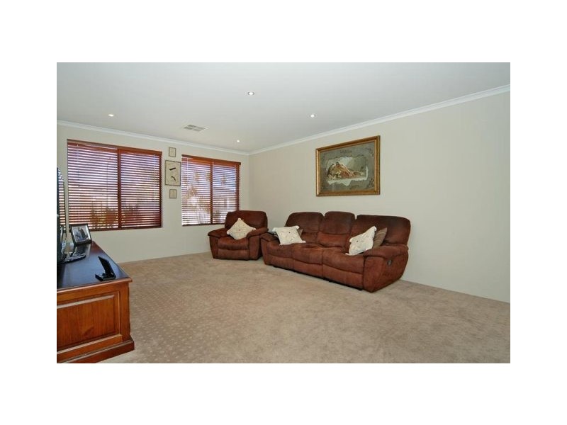 6  La Mirada Avenue, Clarkson WA 6030