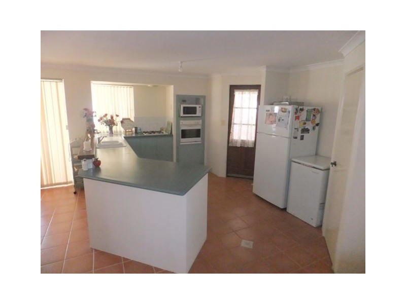 14  Dunfermline Way, Kinross WA 6028