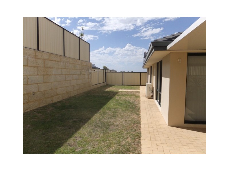 8  Rossiters Cove, Clarkson WA 6030