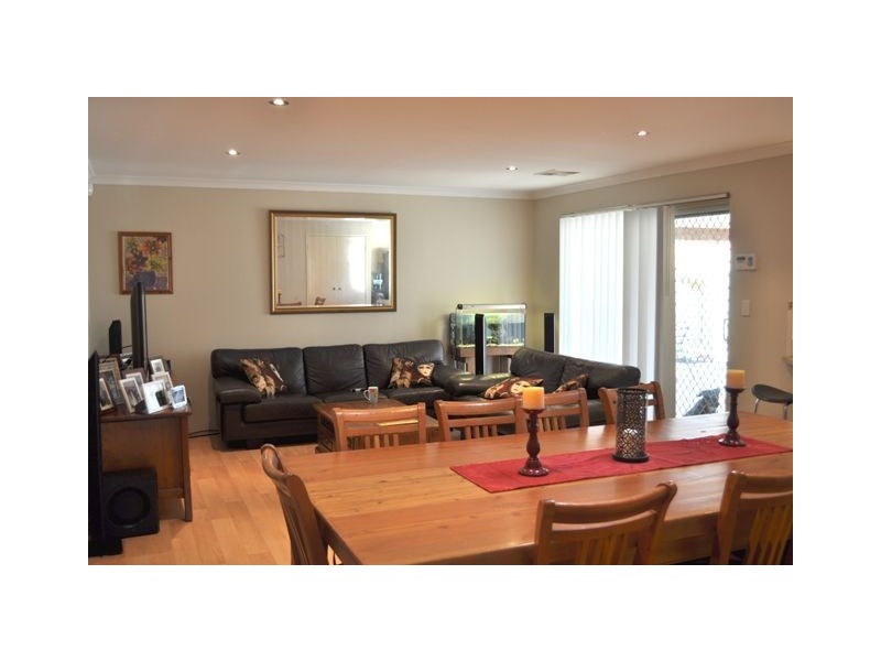 20 Apsley Bend, Tapping WA 6065