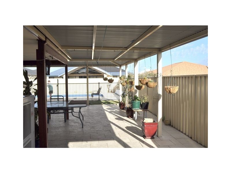 20 Apsley Bend, Tapping WA 6065