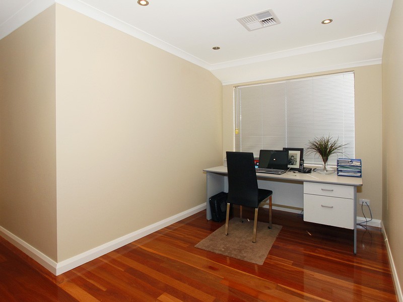 7  Moonera Way, Carramar WA 6031