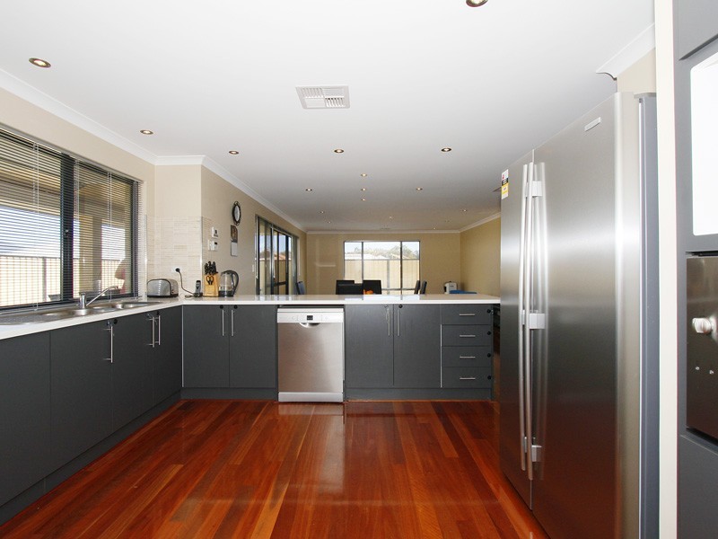 7  Moonera Way, Carramar WA 6031