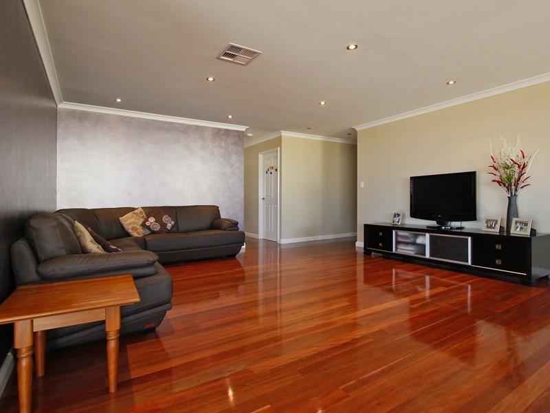 7  Moonera Way, Carramar WA 6031