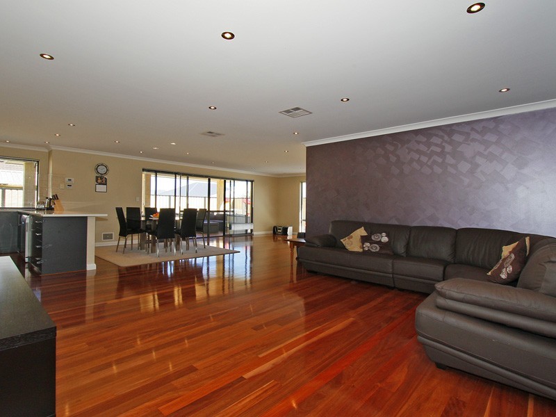 7  Moonera Way, Carramar WA 6031