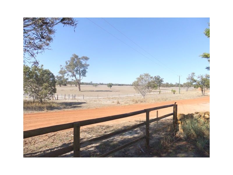 54 Laura Road, Gingin WA 6503