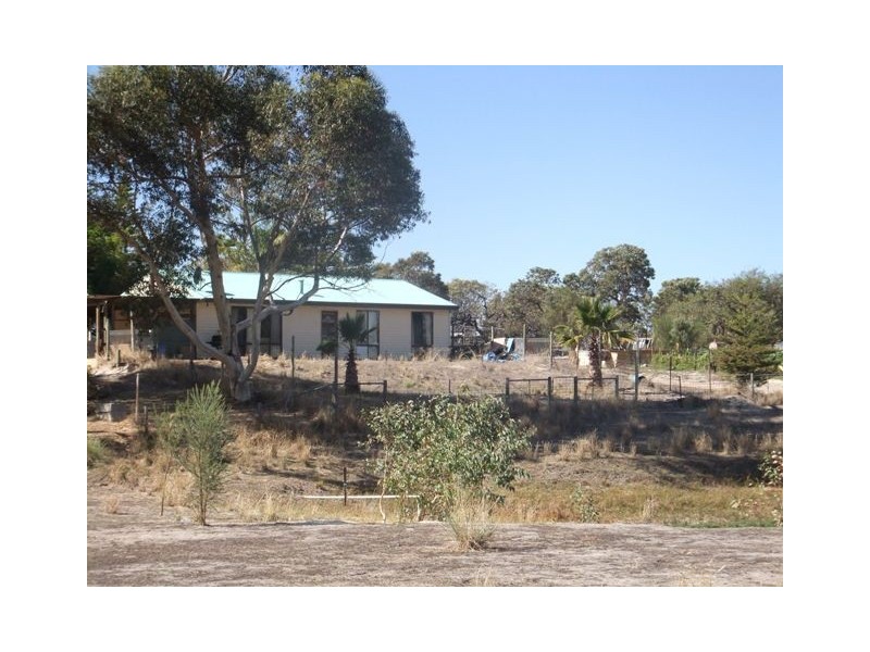 54 Laura Road, Gingin WA 6503