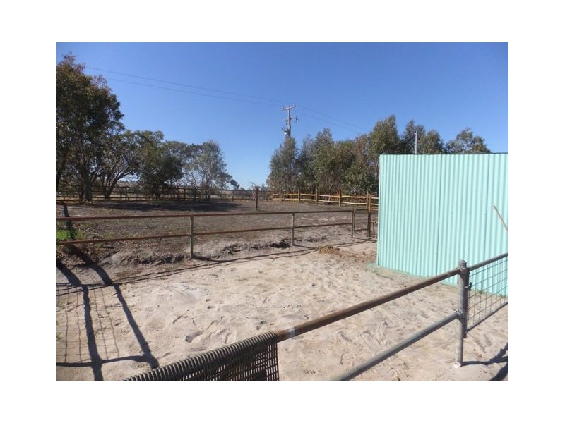 54 Laura Road, Gingin WA 6503