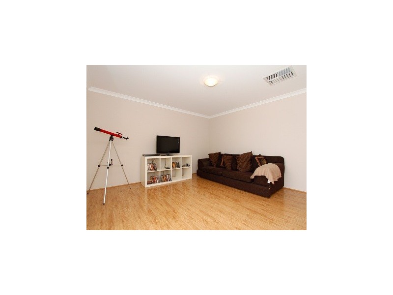 15 Windjammer Parkway, Jindalee WA 6036