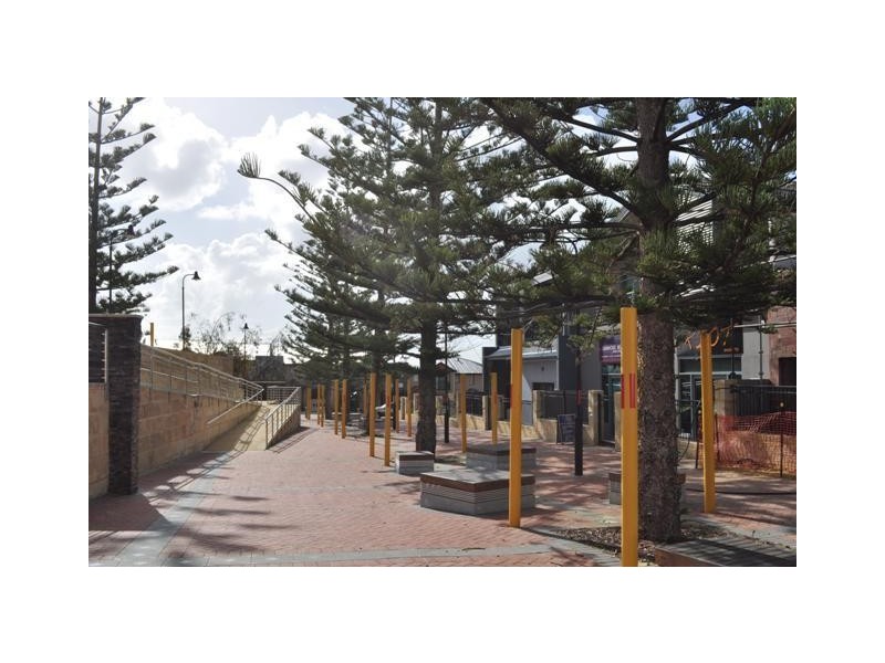 2/4  Bouvard Walk, Clarkson WA 6030