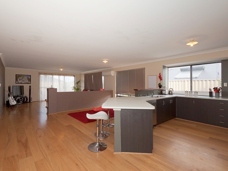 8 Skerries Way, Ridgewood WA 6030