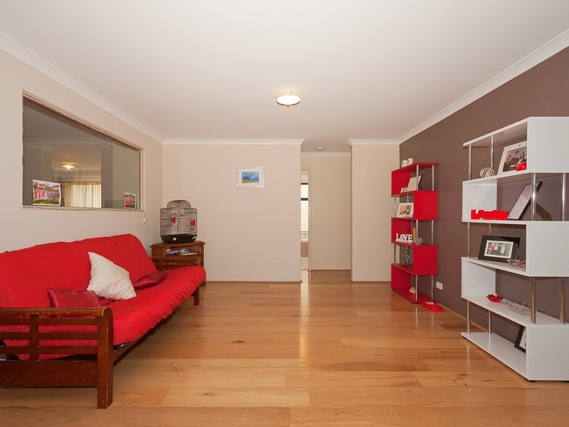 8 Skerries Way, Ridgewood WA 6030