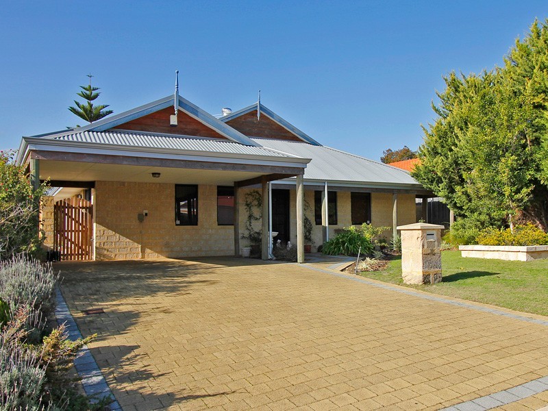 11  Metroliner Drive, Currambine WA 6028