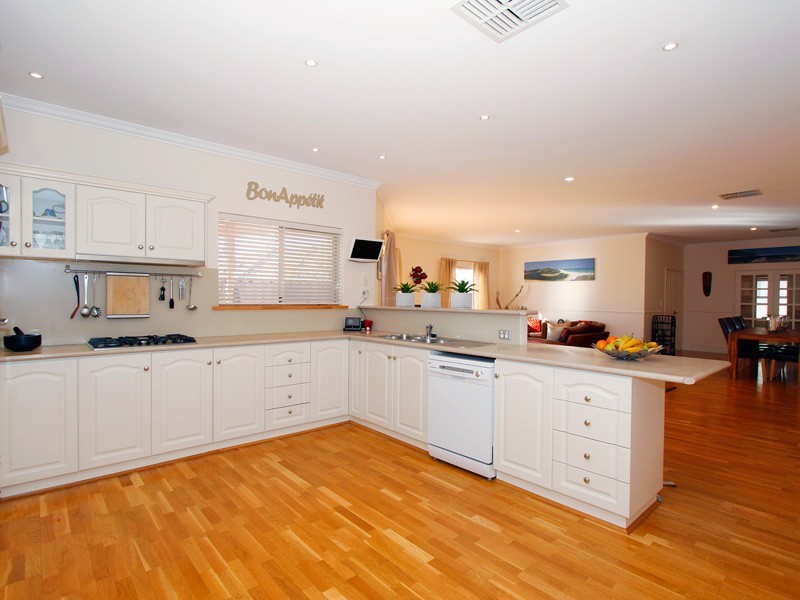 3 Ava Court, Quinns Rocks WA 6030