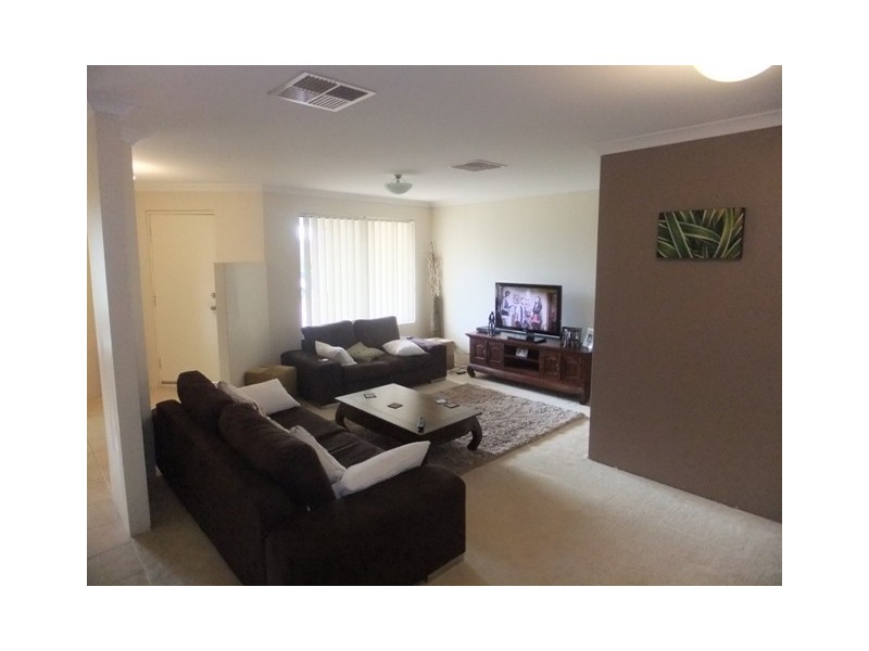 6 Minjah Circuit, Carramar WA 6031